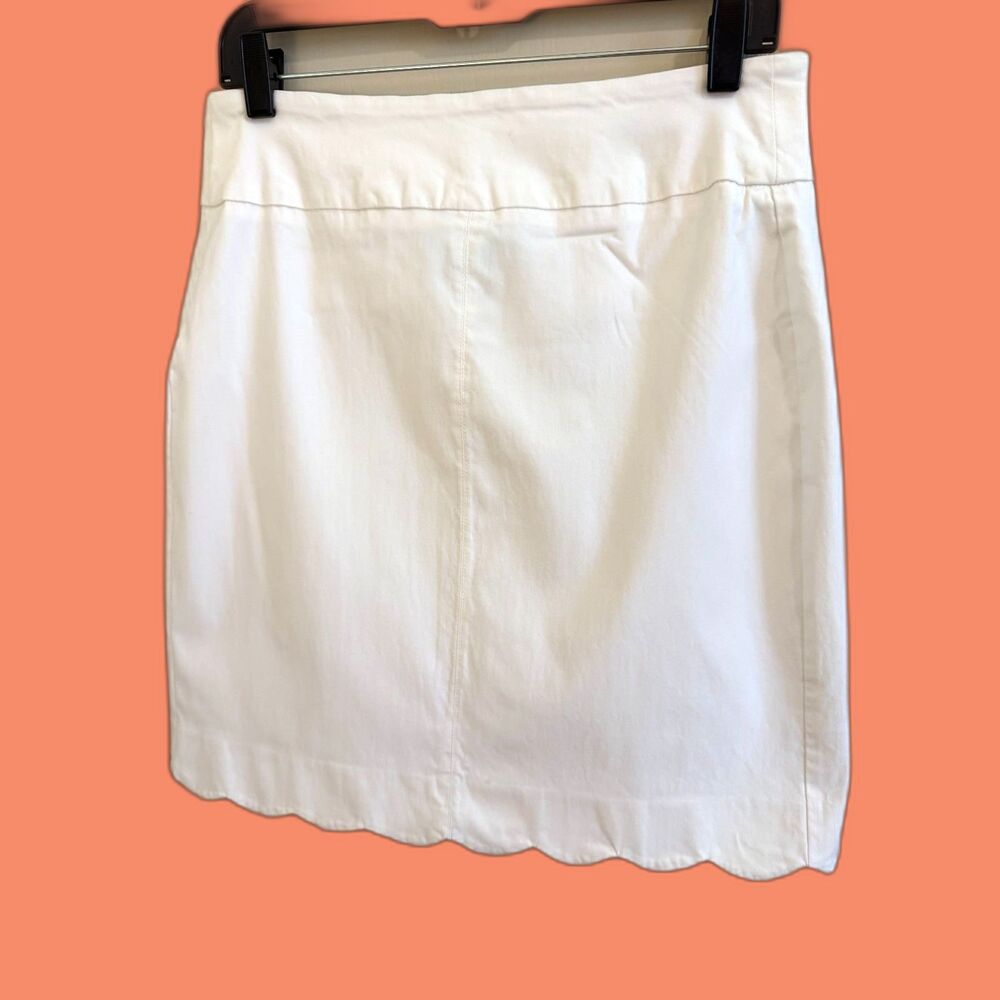 Anthonys White skirt scalloped edge sz 12